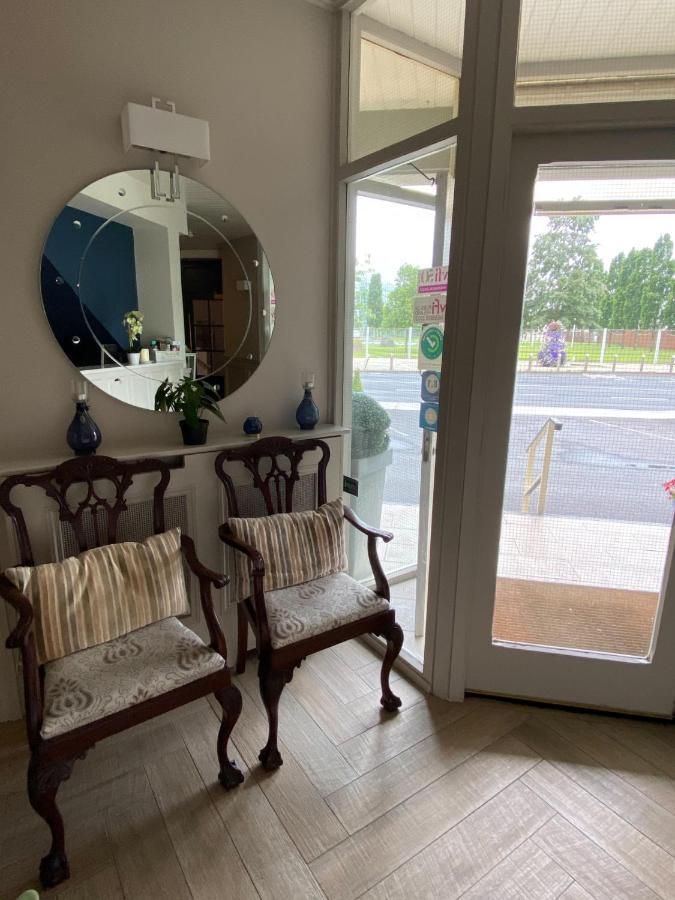 The Town House Hotel 2*