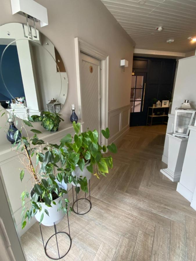 The Town House 2*